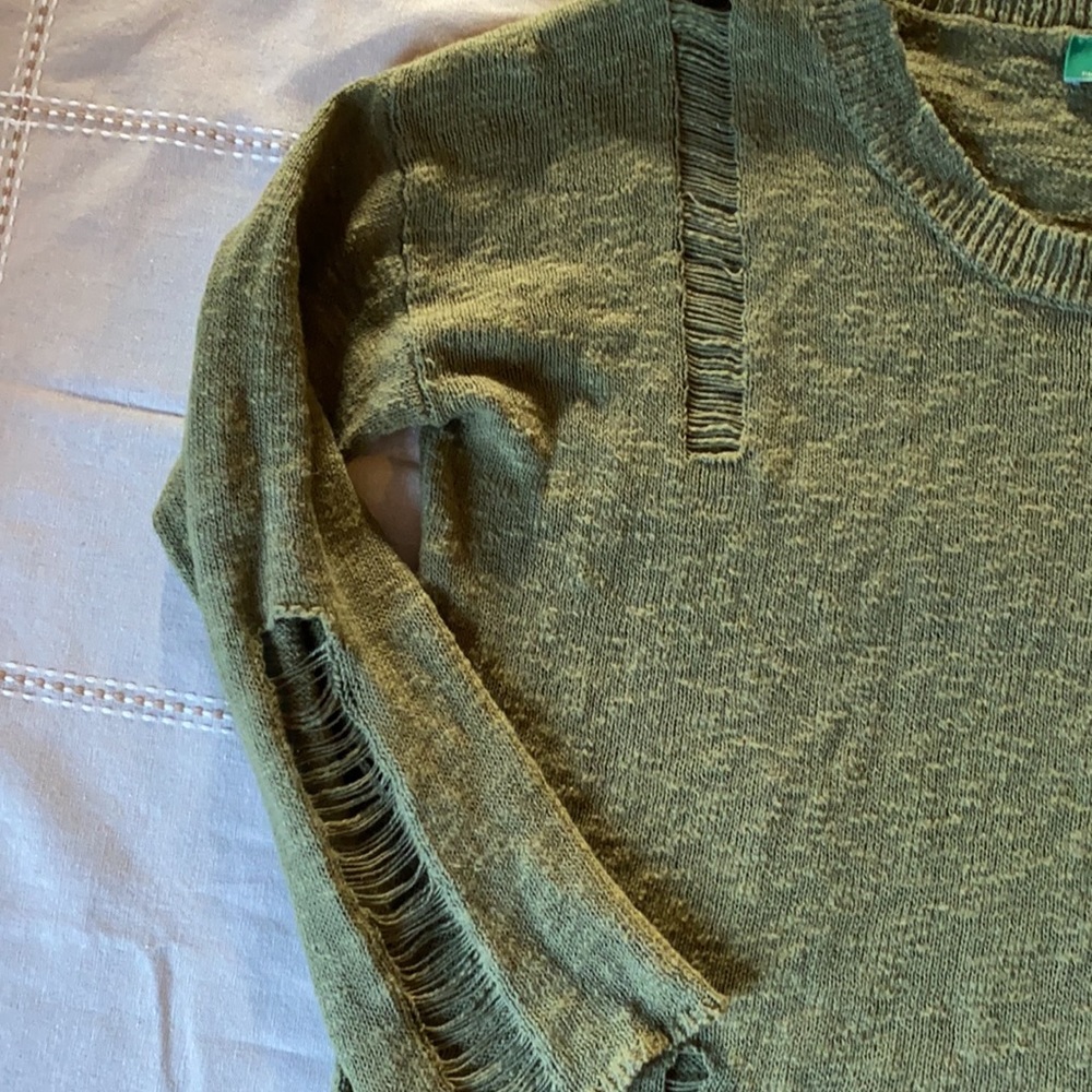 Distressed Sweater - Picture 4 of 7